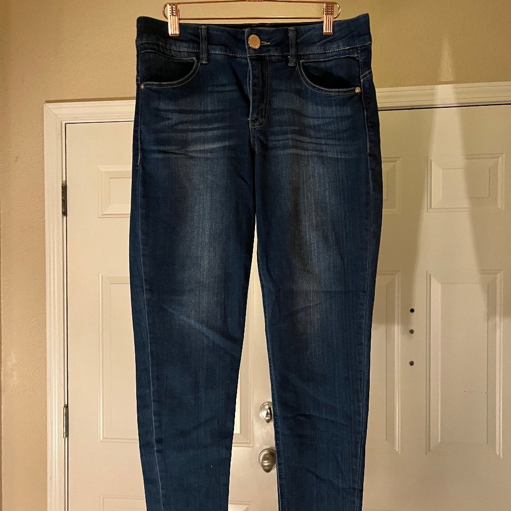 Medium blue wash cropped ankle stretchy jeans